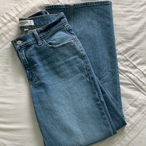 Abercrombie & Fitch Curve Love 90’s Straight Low Rise Jeans